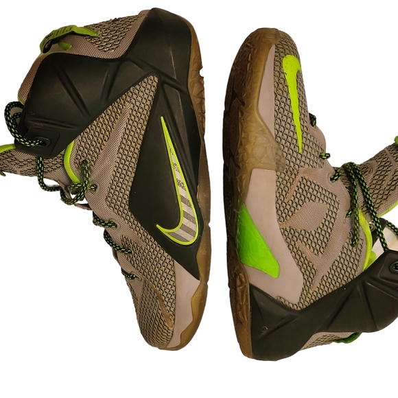 Nike LeBron Dunkmaster SIZE 6.5 YOUTH, Basketball Shoes Sneakers - Picture 6 of 16